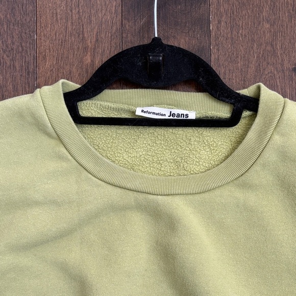 Reformation Green Cropped Sweatshirt - Picture 6 of 7